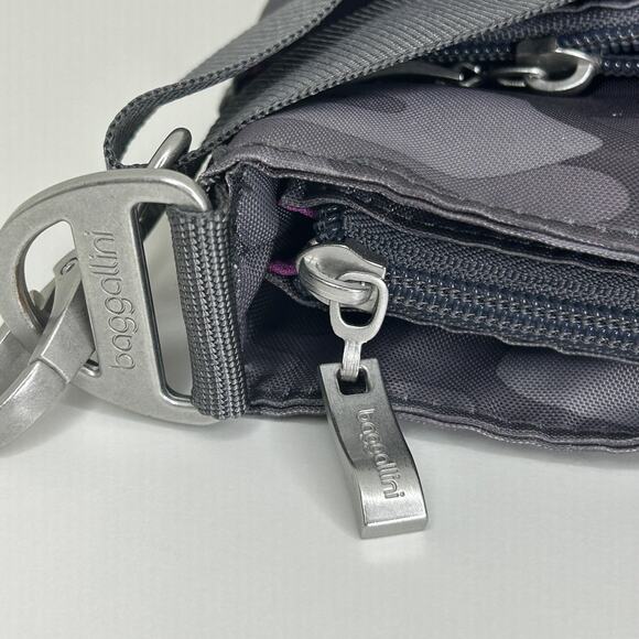 Baggallini Carryall Tote Shoulder Bag Black Camo Travel Work Gym Purse Handbag - Picture 4 of 9